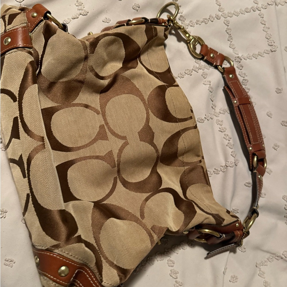 Coach Signature Carly Hobo Shoulder Bag Khaki Brown 
Vintage